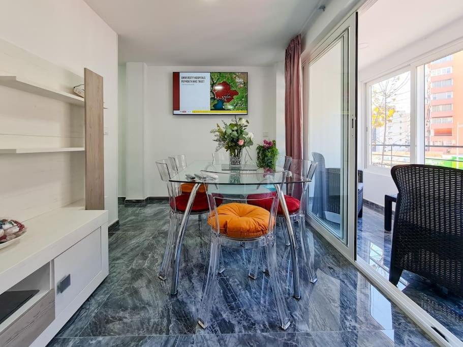 Modern Apartment Right In The Heart Of Бенідорм Екстер'єр фото